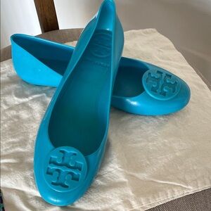 Tory Burch Turquoise Logo Round-Toe Jelly Ballet Flat